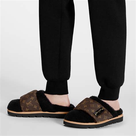 louis vuitton slippers heren prijs|louis vuitton flat mule slippers.